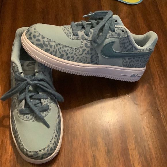 Nike Other - NWOB Girls Nike force 1 sneaker size 3 Y